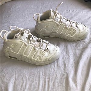 Nike Air More Uptempo LIGHT BONE sz. 4Y